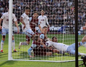 【プレミアリーグ速報】激闘の末、ウェストハム対アストンビラ引き分け