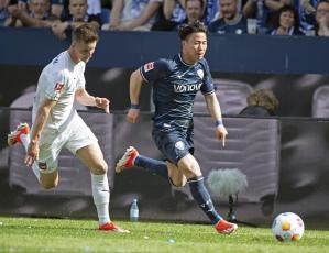 【ブンデスリーガ速報】ボーフムのオウンゴールなど波乱含みの一戦、両者譲らず引き分けに