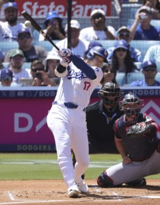 【ナ・リーグ速報】ドジャース大谷翔平、1回裏にライトへのヒットを決める！