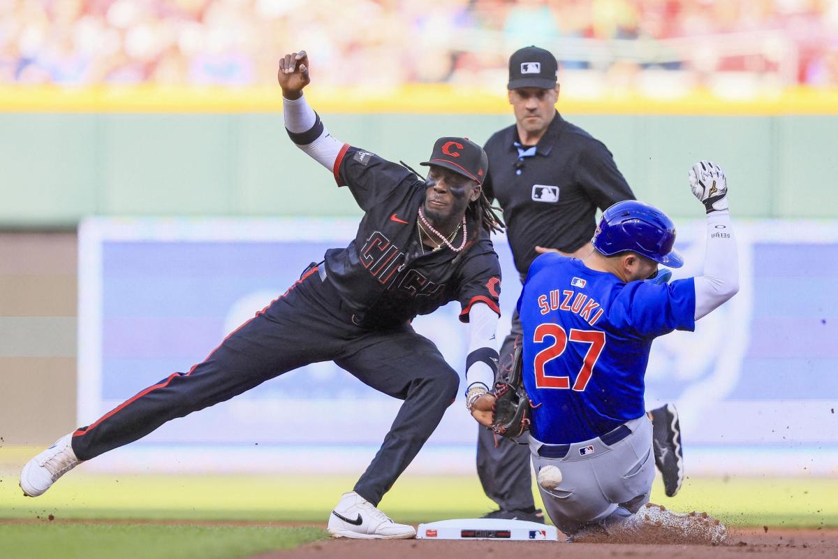 レッズ戦の１回、二盗するカブス・鈴木＝シンシナティ（ＵＳＡトゥデー・ロイター＝共同）
