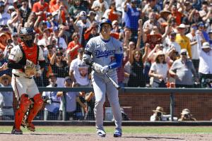 ジャイアンツ戦の９回、空振り三振に倒れたドジャース・大谷＝サンフランシスコ（共同）