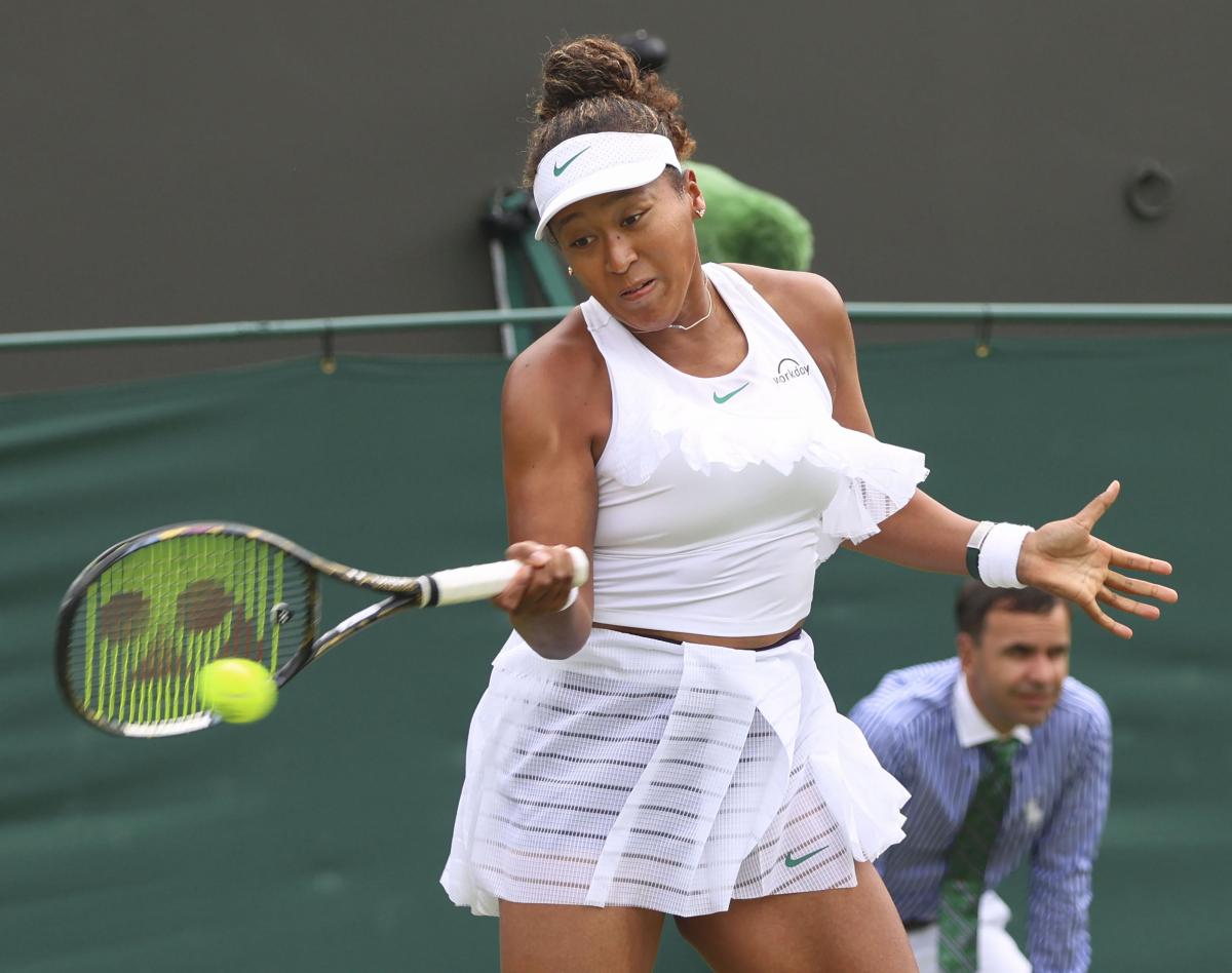 女子シングルス１回戦でプレーする大坂なおみ＝ウィンブルドン（共同）