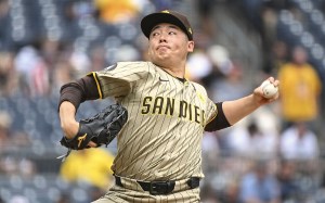 パイレーツ戦の６回途中から登板し、１回⅓を２安打２失点だったパドレス・松井＝ピッツバーグ（ゲッティ＝共同）