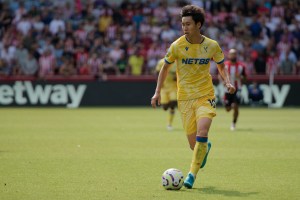 Premier League - Brentford v Crystal Palace - Gtech Community Stadium August 18, 2024, London, England, United Kingdom: London, England, August 18 2024: Daichi Kamada (18 Crystal Palace) in action during the Premier League game between Brentford and Crystal Palace at Gtech Community Stadium in London, England. (Credit Image: Â© Pedro Porru/Sport Press Photo via ZUMA Press)、クレジット：©Ｐｅｄｒｏ　Ｐｏｒｒｕ／Ｓｐｏｒｔ　Ｐｒｅｓｓ　Ｐｈｏｔｏ　ｖｉａ　ＺＵＭＡ　Ｐｒｅｓｓ／共同通信イメージズ　※Brazil and Mexico Rights OUT 「ＺＵＭＡ　Ｐｒｅｓｓ」