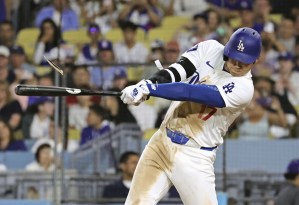 マリナーズ戦の６回、二ゴロに倒れるドジャース・大谷＝ロサンゼルス（共同）