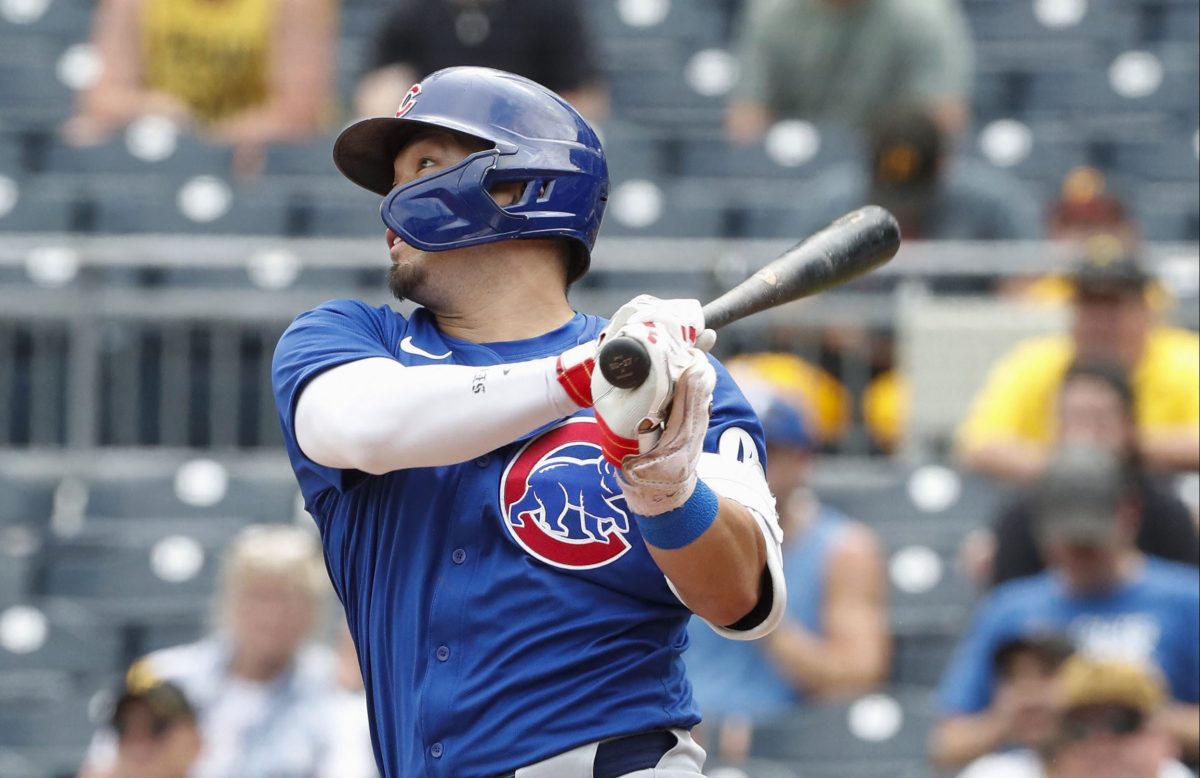 パイレーツ戦の９回、中前適時打を放つカブス・鈴木＝ピッツバーグ（ＵＳＡトゥデー・ロイター＝共同）