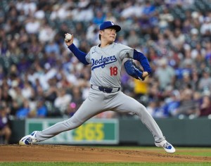 ロッキーズ戦に先発したドジャース・山本＝デンバー（共同）