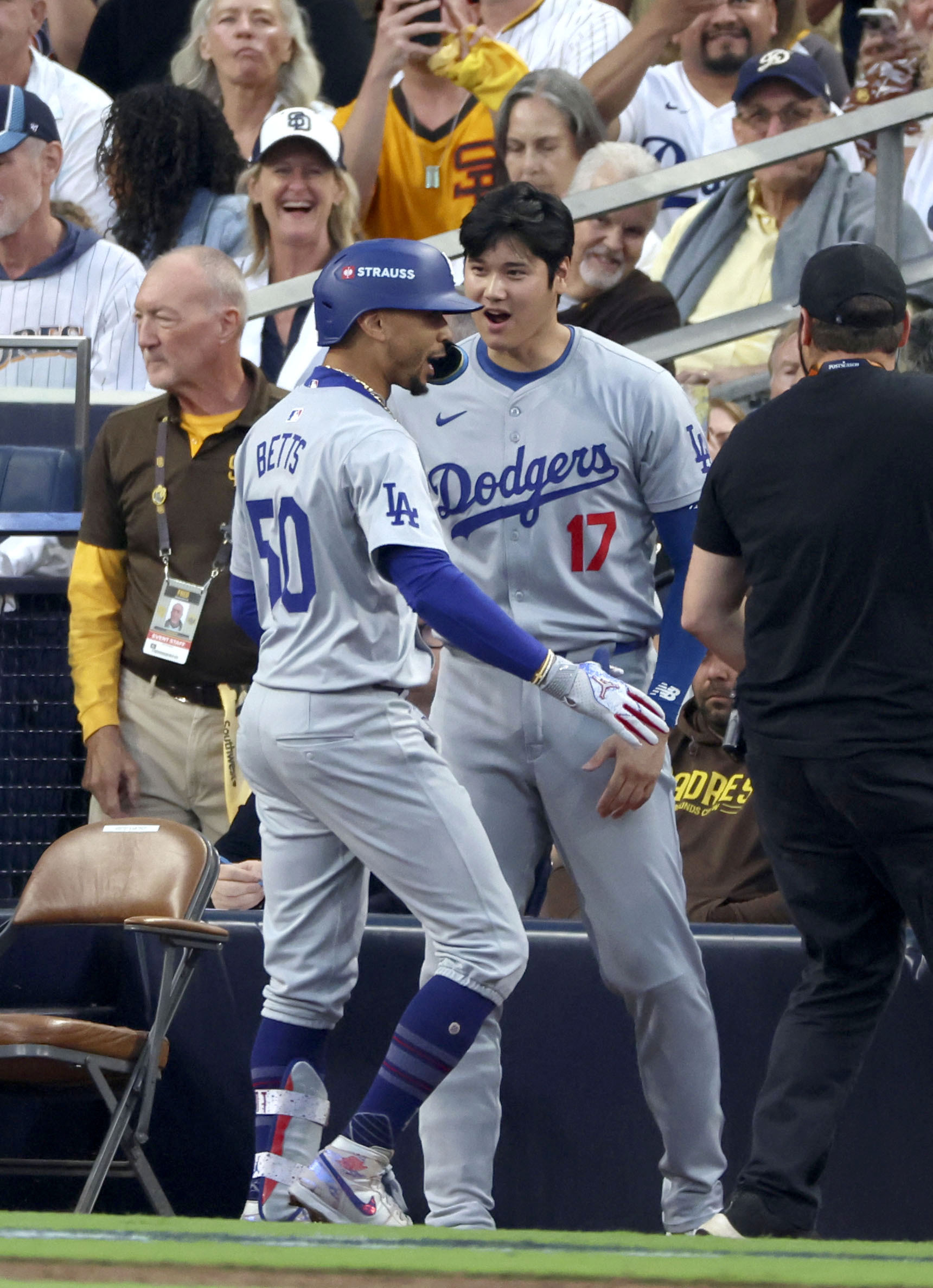 第3戦　ベッツ迎える大谷 米大リーグ地区シリーズ
