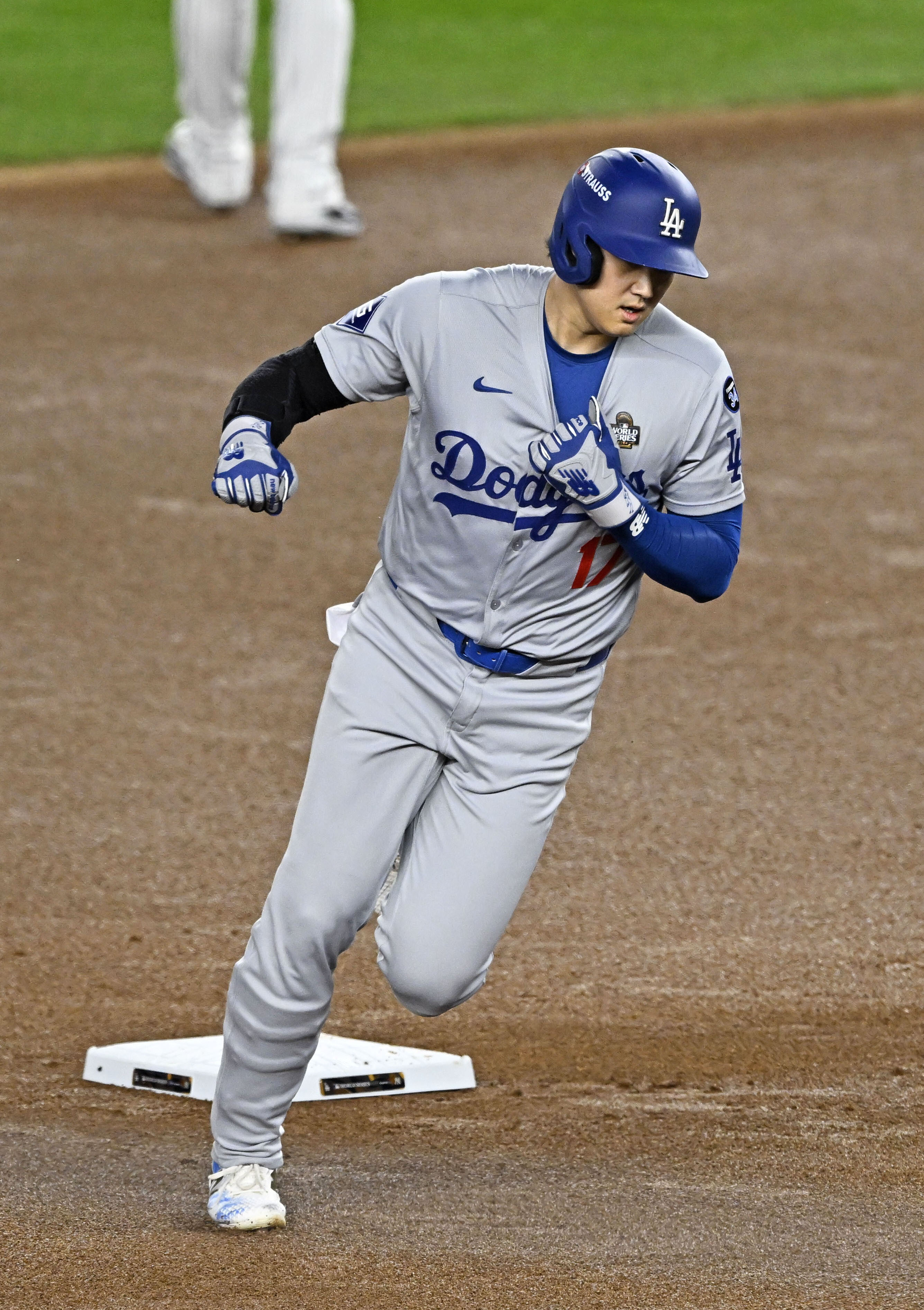 １回、生還する大谷 ワールドシリーズ第３戦