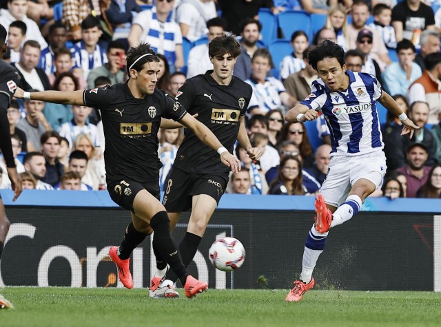 パス出す久保 スペイン１部リーグ