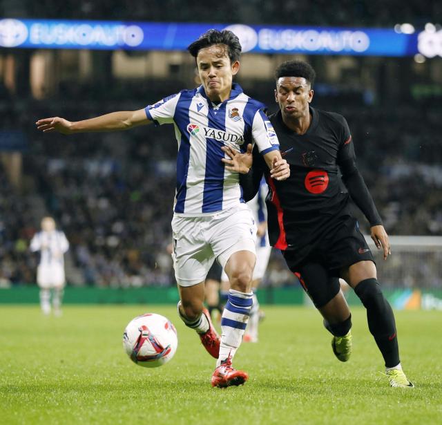 競り合う久保 スペイン１部リーグ