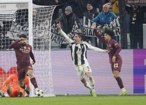 Dusan Vlahovic of Juventus FC celebrating after scoring a goal during the Uefa Champions League 2024/25, football match between Juventus FC and Manchester City, on 11 December 2024, at Allianz Stadium Turin Italy. Photo Nderim Kaceli、クレジット：ＩＰＡ　Ｓｐｏｒｔ／ＡＢＡＣＡ／共同通信イメージズ