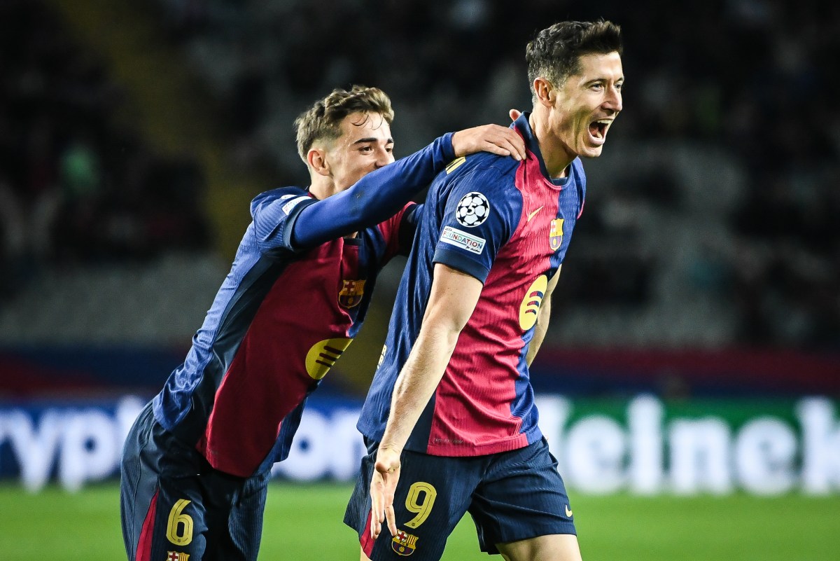 November 26, 2024, Barcelona, Barcelona, Spain: Robert LEWANDOWSKI of Barcelona celebrate his goal with Pablo Martin PAEZ GAVIRA (Gavi) of Barcelona during the UEFA Champions League, League Phase MD5 match between FC Barcelona and Stade Brestois (Brest) at Estadi Olimpic Lluis Companys on November 26, 2024 in Barcelona, Spain. (Credit Image: Ac  Matthieu Mirville/ZUMA Press Wire)、クレジット：c　Ｍａｔｔｈｉｅｕ　Ｍｉｒｖｉｌｌｅ／ＺＵＭＡ　Ｐｒｅｓｓ　Ｗｉｒｅ／共同通信イメージズ