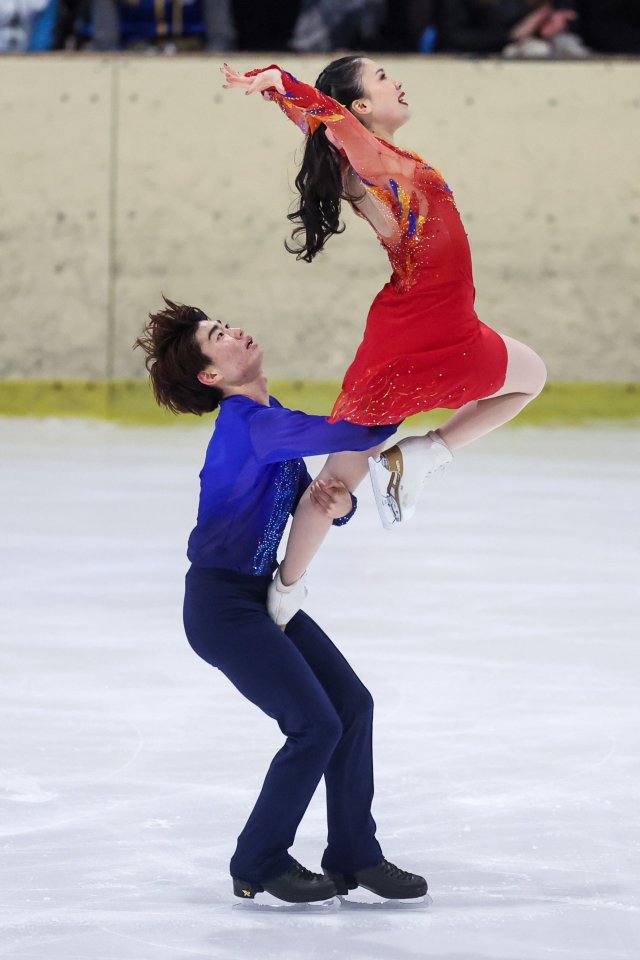 吉⽥ 唄菜／森⽥ 真沙也