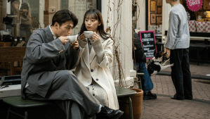 上田綺世「めっちゃお似合い夫婦」な結婚3周年ショットを公開