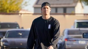 大谷翔平が“高級バッグ”を手に球場入り　「欲しくなる」「珍しくない？」とネット注目