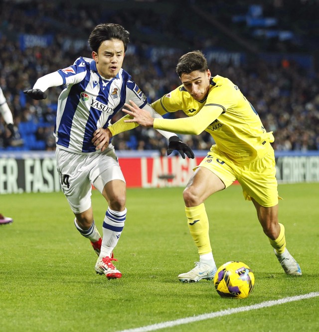 競り合う久保 スペイン１部リーグ