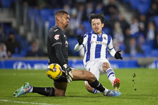 先制ゴールの久保