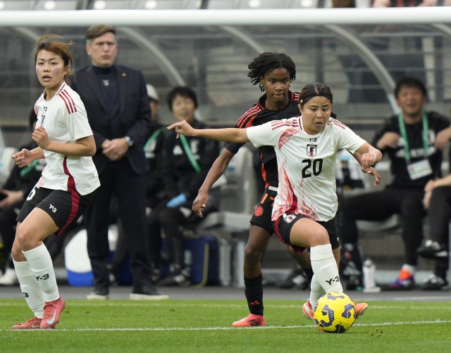 攻め込む三浦 SheBelieves Cup　コロンビア戦