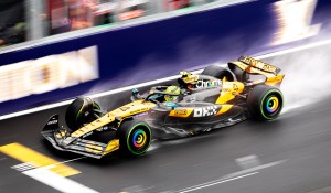 (250316) -- MELBOURNE, March 16, 2025 (Xinhua) -- Mclaren‘s Lando Norris of Britain drives during the Formula One Australia Grand Prix at Albert Park in Melbourne, Australia, March 16, 2025. (Photo by Hu Jingchen/Xinhua)＝ 配信日： ２０２５（令和７）年３月１７日、クレジット：新華社／共同通信イメージズ 