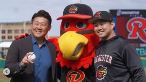 「大輔さん、ありがとう」松坂大輔氏が小笠原慎之介所属の球団で始球式