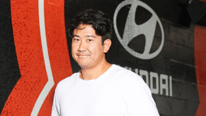 “オールドルーキー”菅野智之のさわやかな私服に注目「充実した表情」「最年長の新人王あるかも」