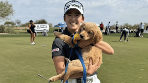 岩井千怜、愛犬に「顔似てませんか?」ほのぼのショットが話題に