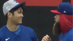 「癒される」「BGMもほのぼの」大谷翔平、元同僚マーシュとの和やかすぎるシーンに注目