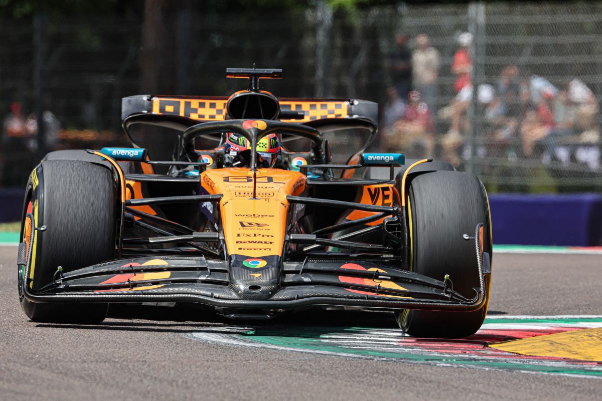 Oscar Piastri (AUS) - McLaren Formula 1 Team - McLaren MCL39 - Mercedes during Formula 1 AWS Gran Premio del Made in Italy e dell‘Emilia Romagna 2025 - Autodromo Enzo e Dino Ferrari, Imola (BO) Italy from 15th to 18th May 2025,、クレジット：ＩＰＡ　Ｓｐｏｒｔ／ＡＢＡＣＡ／共同通信イメージズ