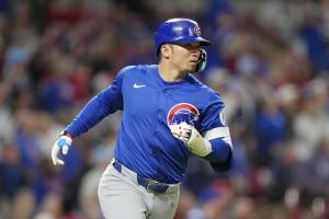 レッズ戦の８回、１３号３ランを放ったカブス・鈴木＝シンシナティ（ゲッティ＝共同）