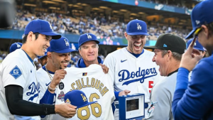 大谷翔平、前一塁コーチとの再会ショットにファン歓喜「良い絆」「泣けてきそう」