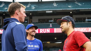 「なんか良いな～」「友情にチームも関係ない」菊池雄星が笑顔で元同僚と再会