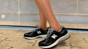 稲見萌寧、“小麦色の美脚”披露でファン歓喜「あしほそー」「綺麗」