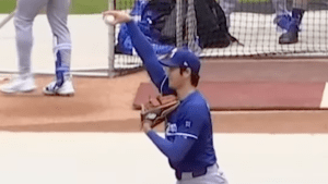 「何より楽しそう」「特等席で見てる」大谷翔平のライブBPにキケ・ヘルナンデスも釘付け