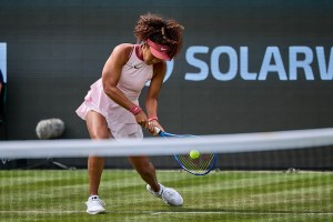 June 23, 2025, Bad Homburg, Hessen, Germany: Naomi Osaka of Japan returns with backhand to Olga Danilovic Serbia during the BAD HOMBURG OPEN presented by SOLARWATTT- WTA500 - Womens Tennis, 23.6.2025 in Bad Homburg (Tennis-Club Bad Homburg), Germany - Photo: Mathias Schulz (Credit Image: Â© Mathias Schulz/ZUMA Press Wire)、クレジット：©Ｍａｔｈｉａｓ　Ｓｃｈｕｌｚ／ＺＵＭＡ　Ｐｒｅｓｓ　Ｗｉｒｅ／共同通信イメージズ