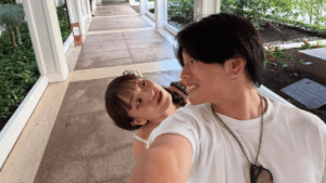 「尊い」「完璧なカップル過ぎて泣く」上田綺世夫妻の“ラブラブ”2ショットに絶賛