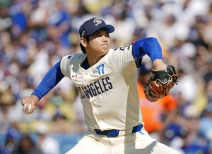 アストロズ戦に先発登板したドジャース・大谷。２回を投げて１安打無失点、３奪三振だった＝ロサンゼルス（共同）