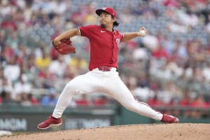 レッドソックス戦に先発でメジャー初登板したナショナルズ・小笠原。２回⅔を７安打４失点で黒星を喫した＝ワシントン（ゲッティ＝共同）