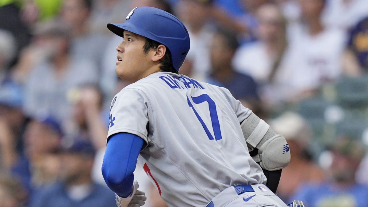 ブルワーズ戦の1回、31号ソロを放つドジャース・大谷＝ミルウォーキー（共同）