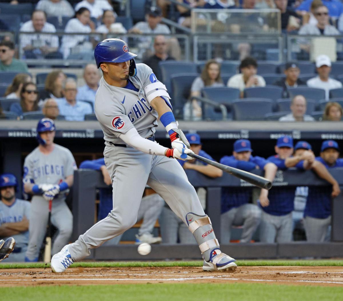 ヤンキース戦の１回、空振り三振に倒れるカブス・鈴木。この試合、３打数無安打だった＝ニューヨーク（共同）