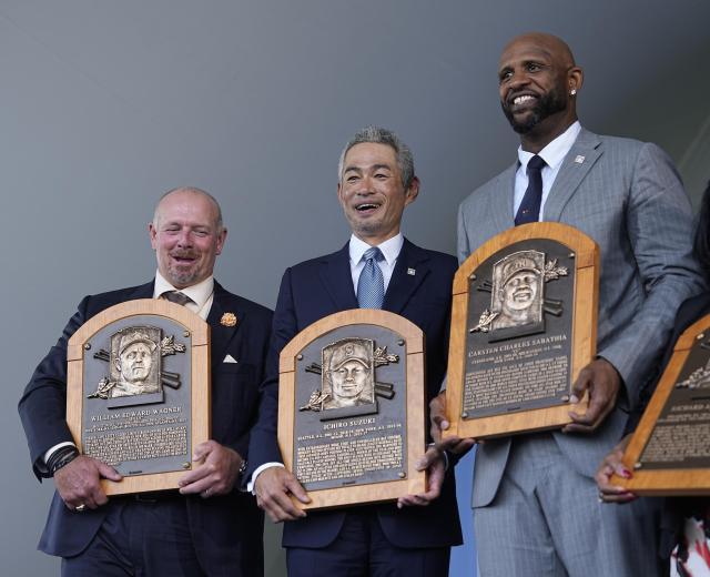 サバシアさんらと記念撮影 イチローさんらがスピーチ