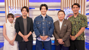 上田綺世の集合ショット「分厚くてでかい！」とファン仰天　内田篤人や槙野智章らと笑顔