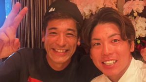 「2人とも男前」「素敵なツーショット」　佐藤隆太、阪神・梅野隆太郎と笑顔のツーショット