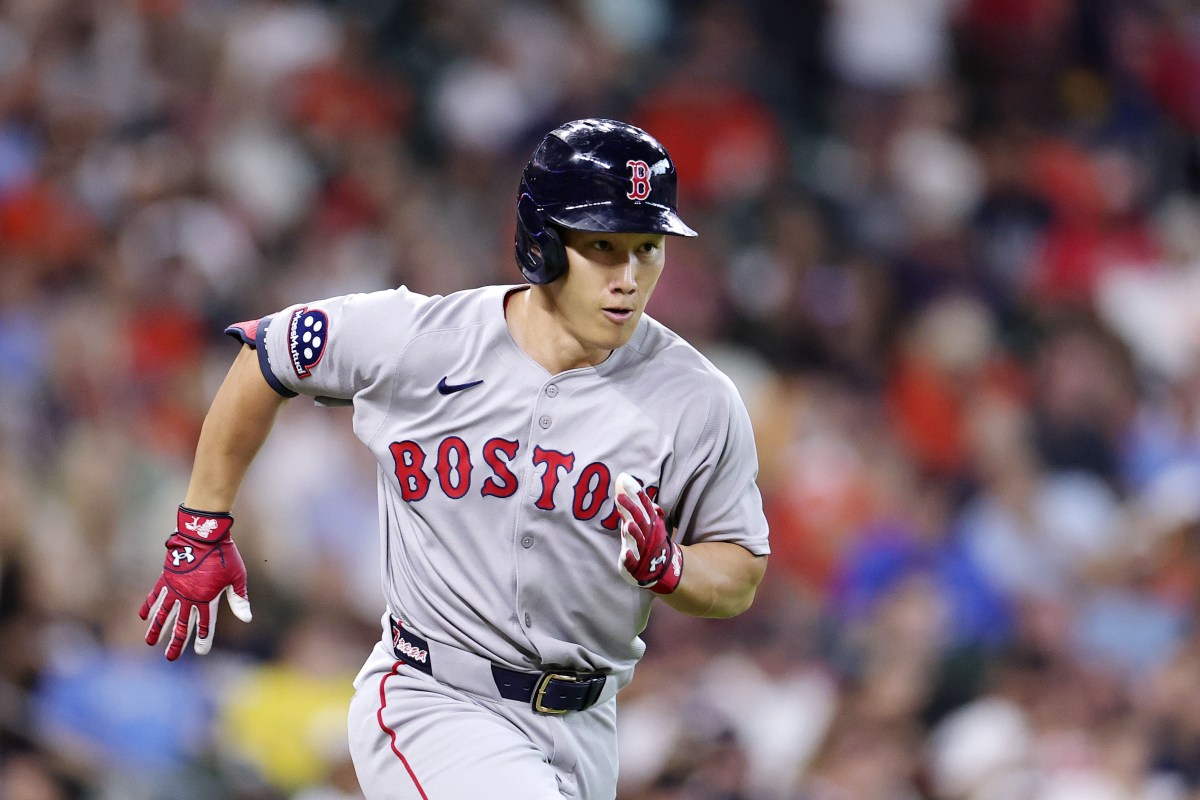 アストロズ戦の４回、一ゴロを放ち一塁へ走るレッドソックス・吉田＝ヒューストン（ゲッティ＝共同）