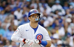 パイレーツ戦の６回、四球を選んだカブス・鈴木＝シカゴ（共同）