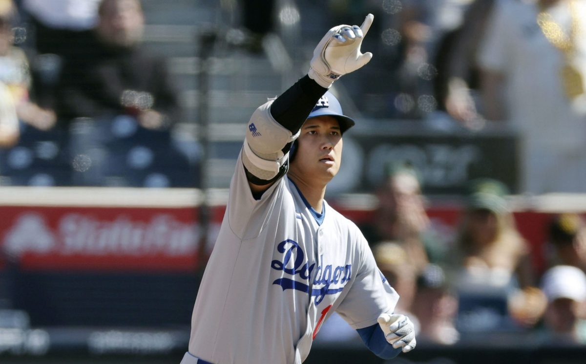 パドレス戦の９回、４５号ソロを放ち塁を回るドジャース・大谷＝サンディエゴ（共同）