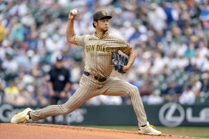 マリナーズ戦に先発し、４回を４失点で４敗目を喫したパドレスのダルビッシュ＝シアトル（イマジンイメージズ・ロイター＝共同）