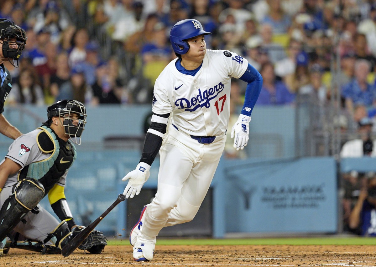 ３回、内野安打放つ大谷 米大リーグ・大谷 　ダイヤモンドバックス戦の３回、一塁内野安打を放つドジャース・大谷＝ロサンゼルス（共同） 「カラー」「米大リーグ」