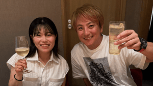 上地雄輔、全英オープン帰りの勝みなみと笑顔で”ほろ酔い”ツーショット公開「応援よろしくス」