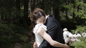 「結婚してもうすぐ1年」26歳美人モデル、サッカー日本代表・佐野海舟と結婚していた